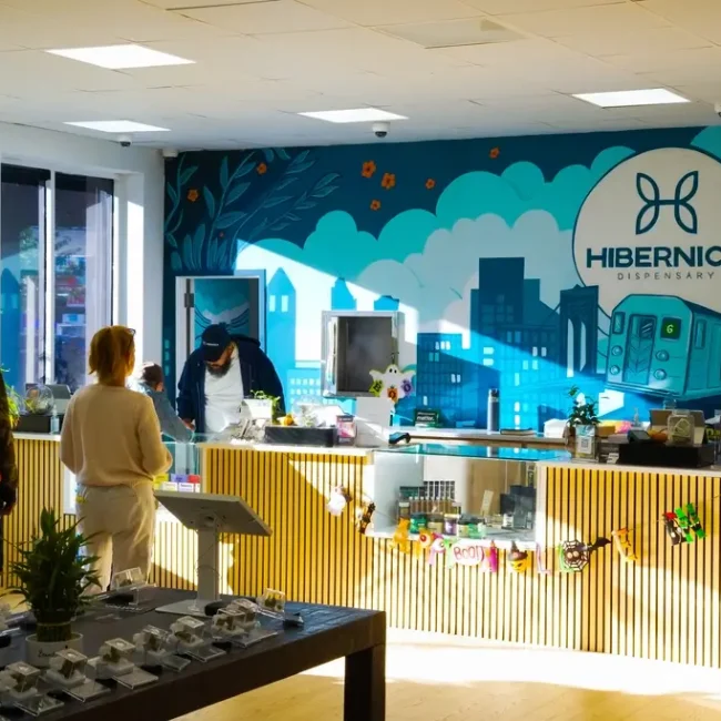 Costumers buying at Hbernica