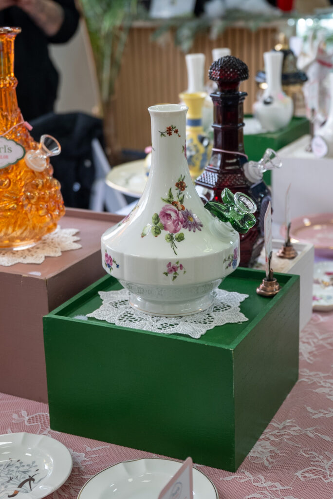 pearls_puff_parlor_vintage_glass_display_hibernica